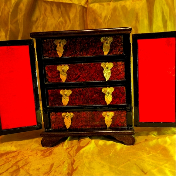 Vintage Chinese Lacquer Handcrafted Jewelry Box - Picture 4 of 7